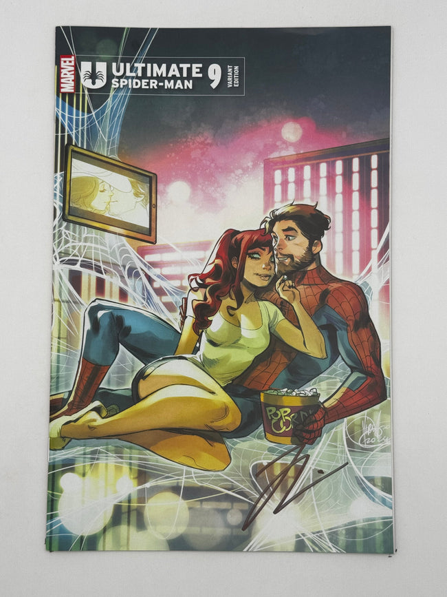 [Signed by Hickman] Ultimate Spider-Man #9 Unknown Comics Andolfo Exclusive Var [INST] - Collectors World Toys Hover Image