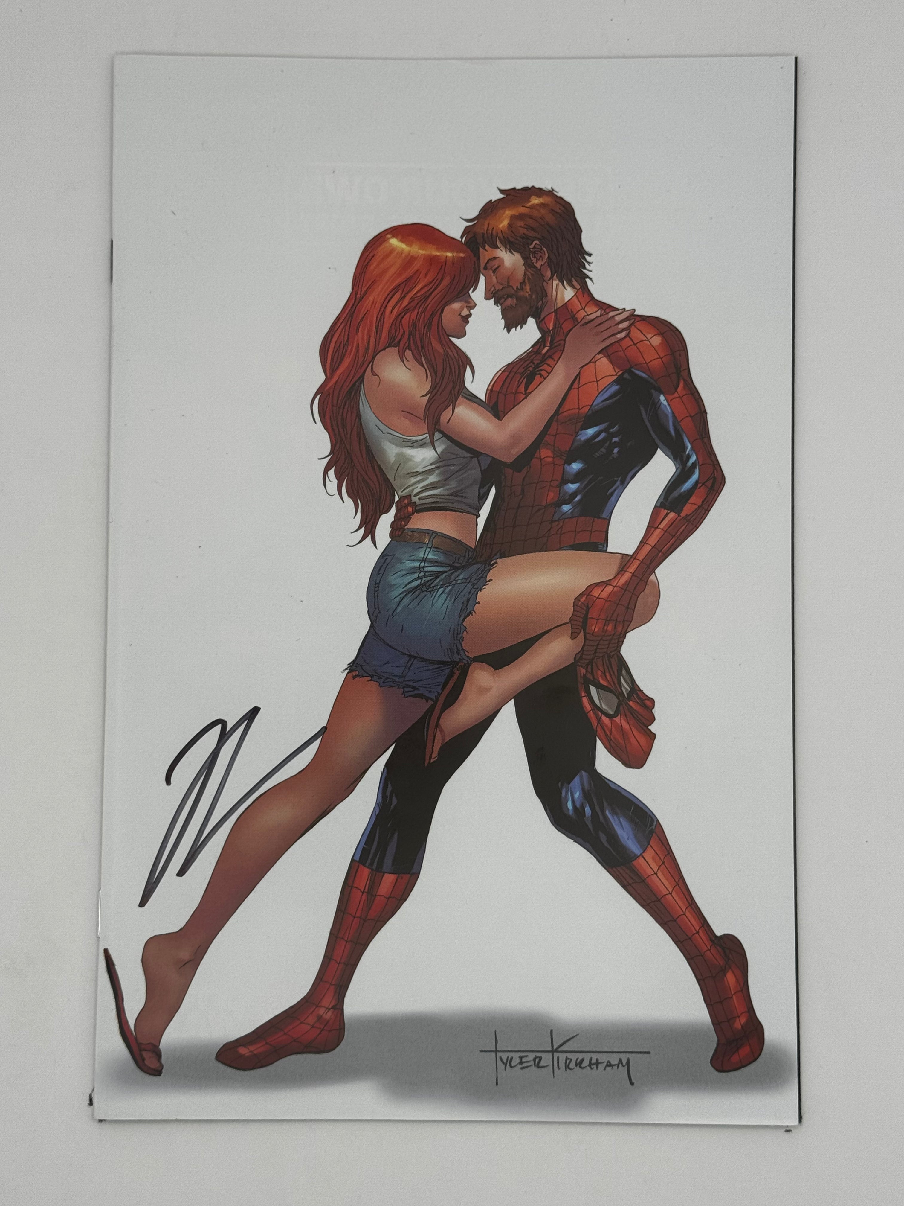[Signed by Hickman] Ultimate Spider-Man #4 CON Virgin Unknown Comics Kirkham Exclusive Var [INST] - Collectors World Toys Main image