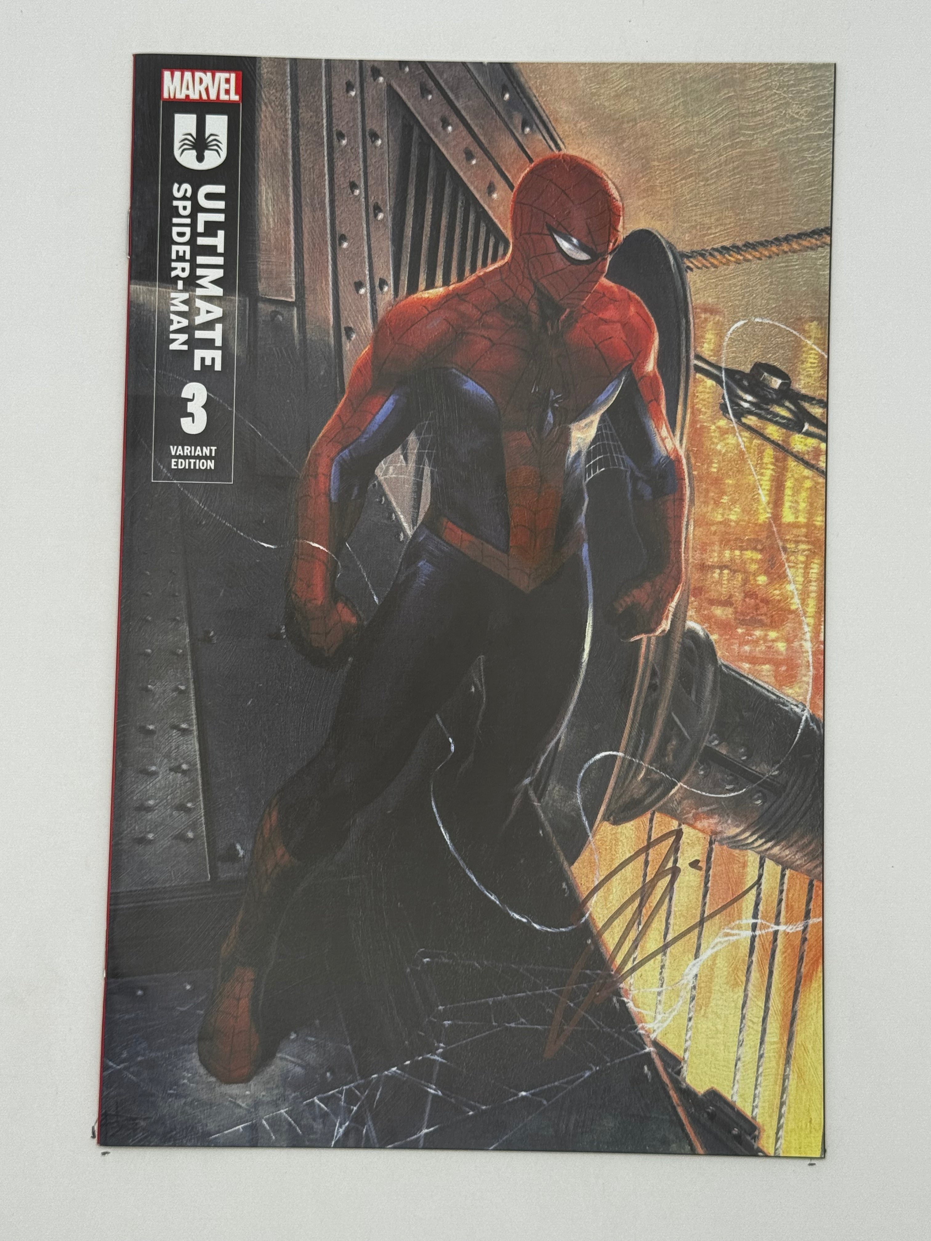 [Signed by Hickman] Ultimate Spider-Man #3 Unknown Comics Dell'Otto Exclusive Var [INST] - Collectors World Toys Main image