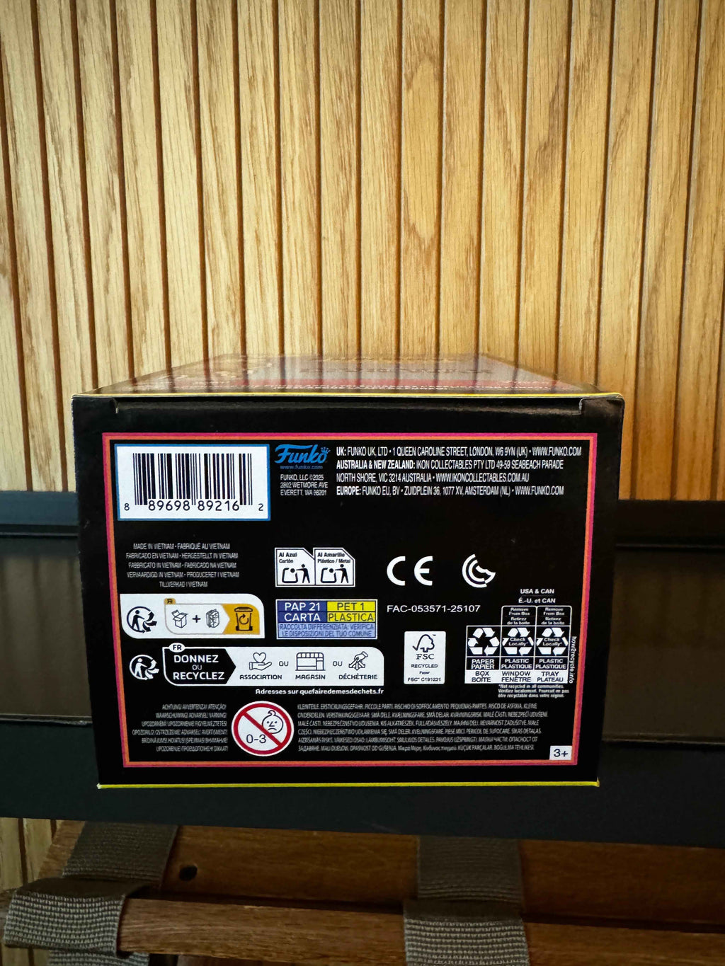 Funko Fundays Experience 2025: Pop! Originals MARVEL Freddy Funko as Iron Man (Blacklight) LE500