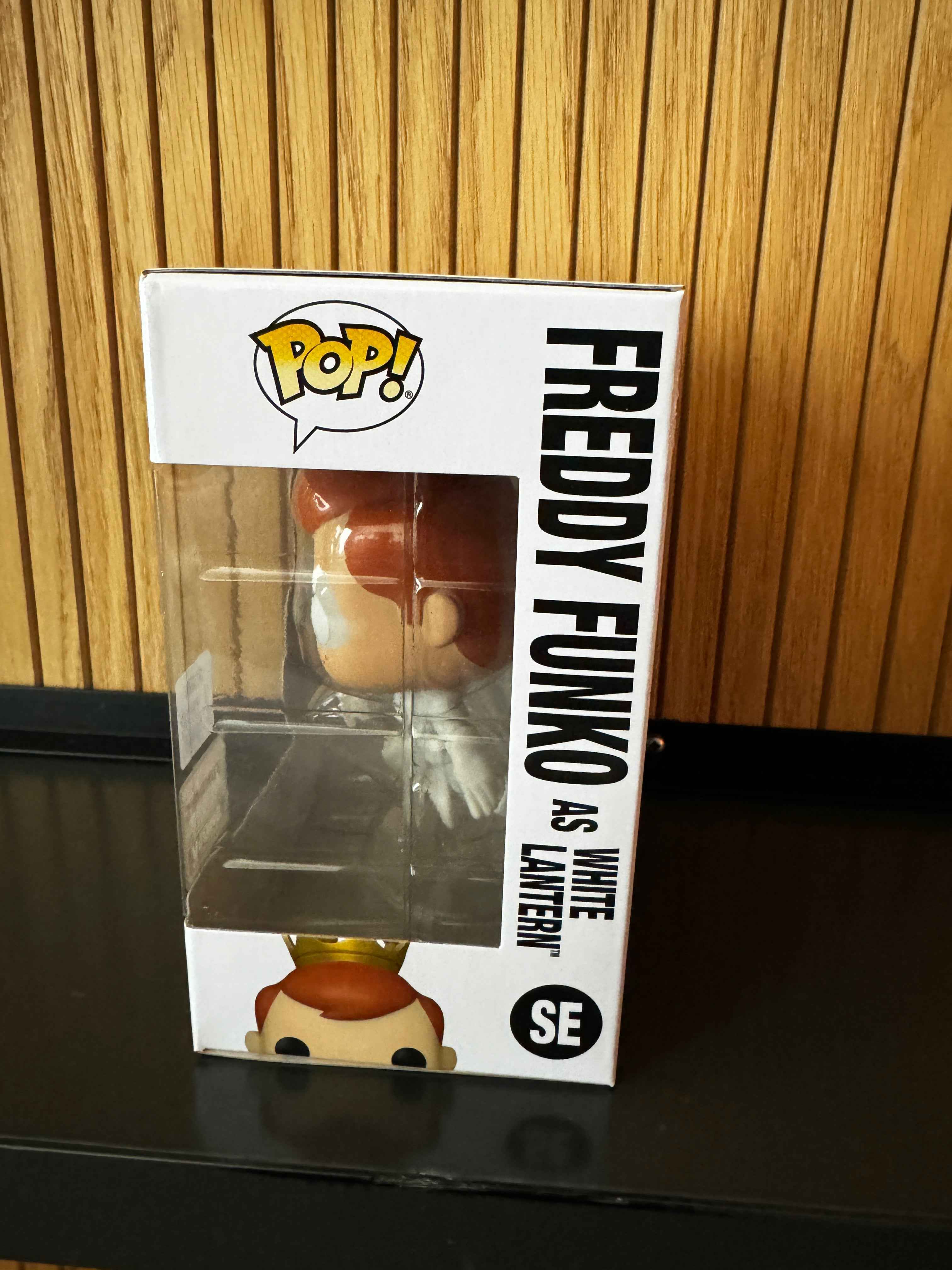 Funko Fundays Experience 2025: Pop! Originals DC Freddy Funko as White Lantern () LE550