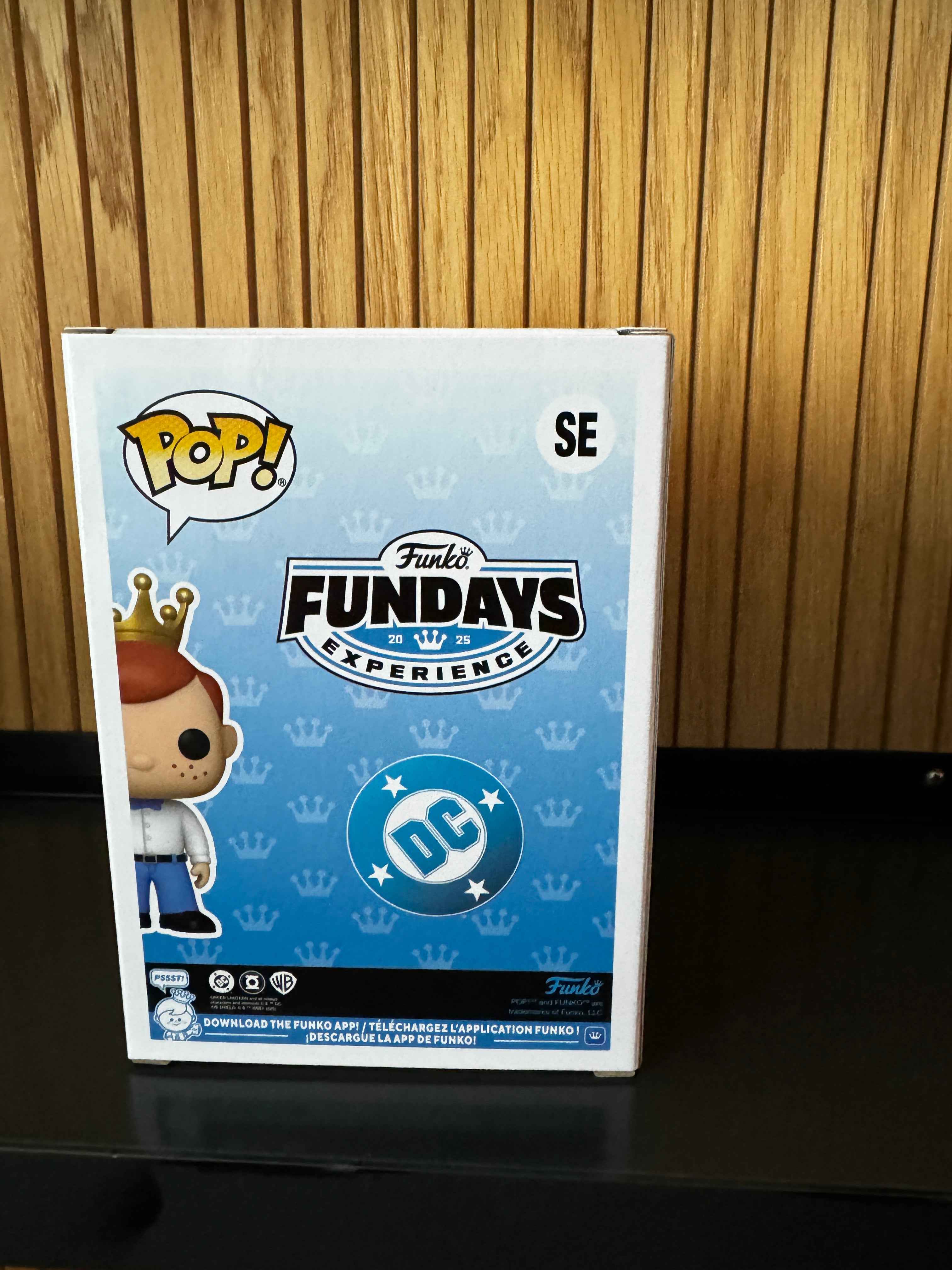Funko Fundays Experience 2025: Pop! Originals DC Freddy Funko as Orange Lantern (Translucent) LE2000