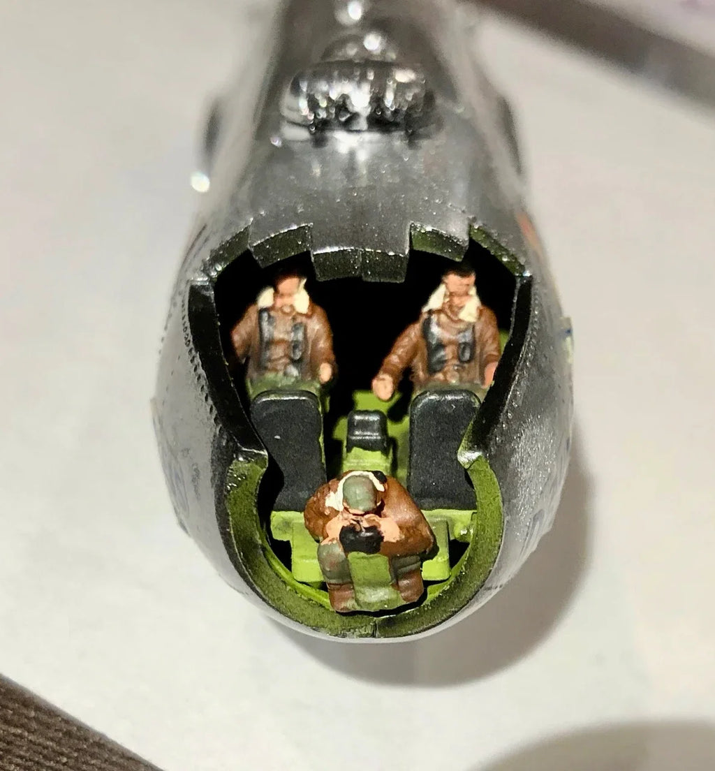 1:120 Boeing B-29 Superfortress with Swivel Stand
