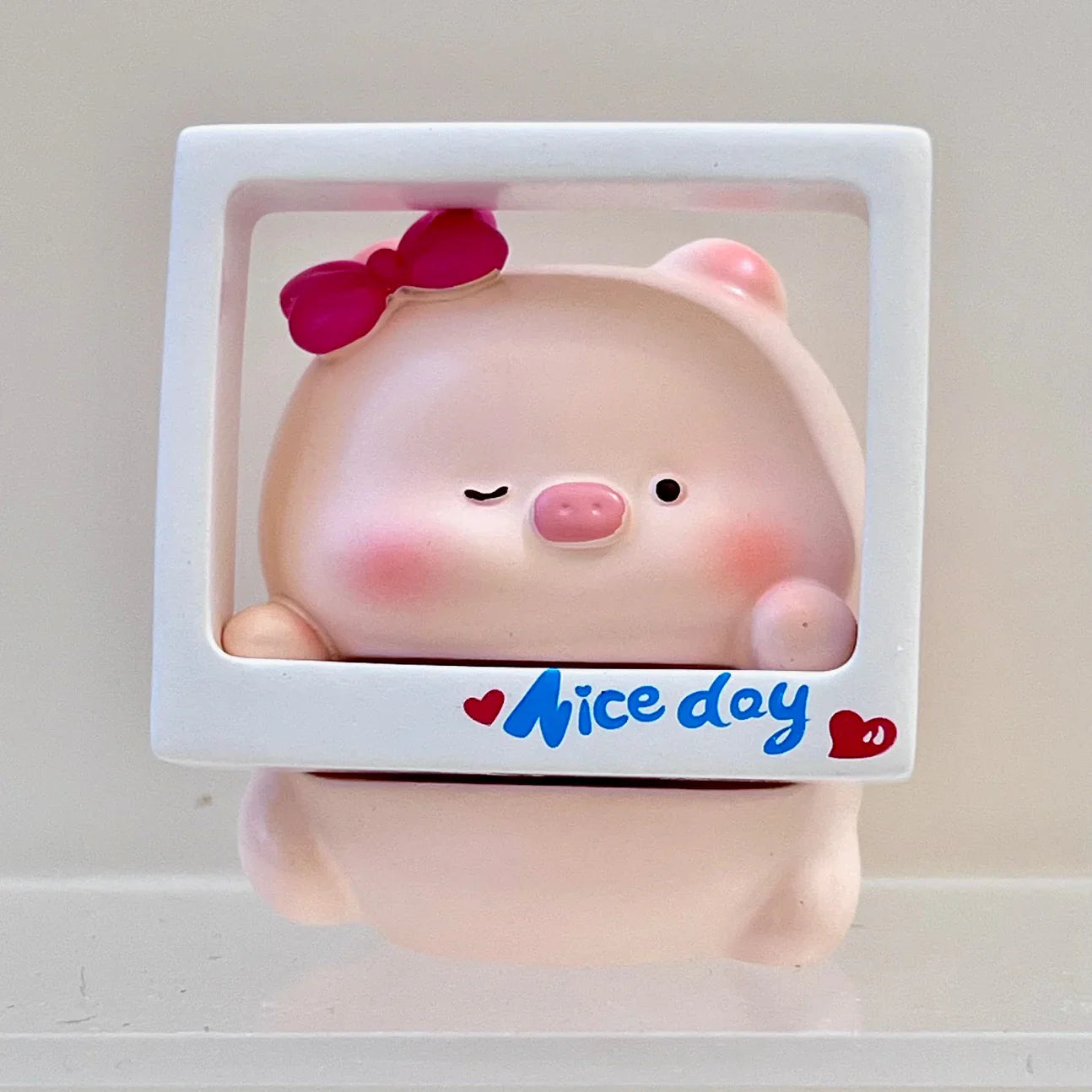 TOURIST PIGGY FIGURINE BLIND BOX (1 Blind Box) - Collectors World Toys