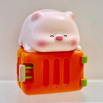 TOURIST PIGGY FIGURINE BLIND BOX (1 Blind Box)