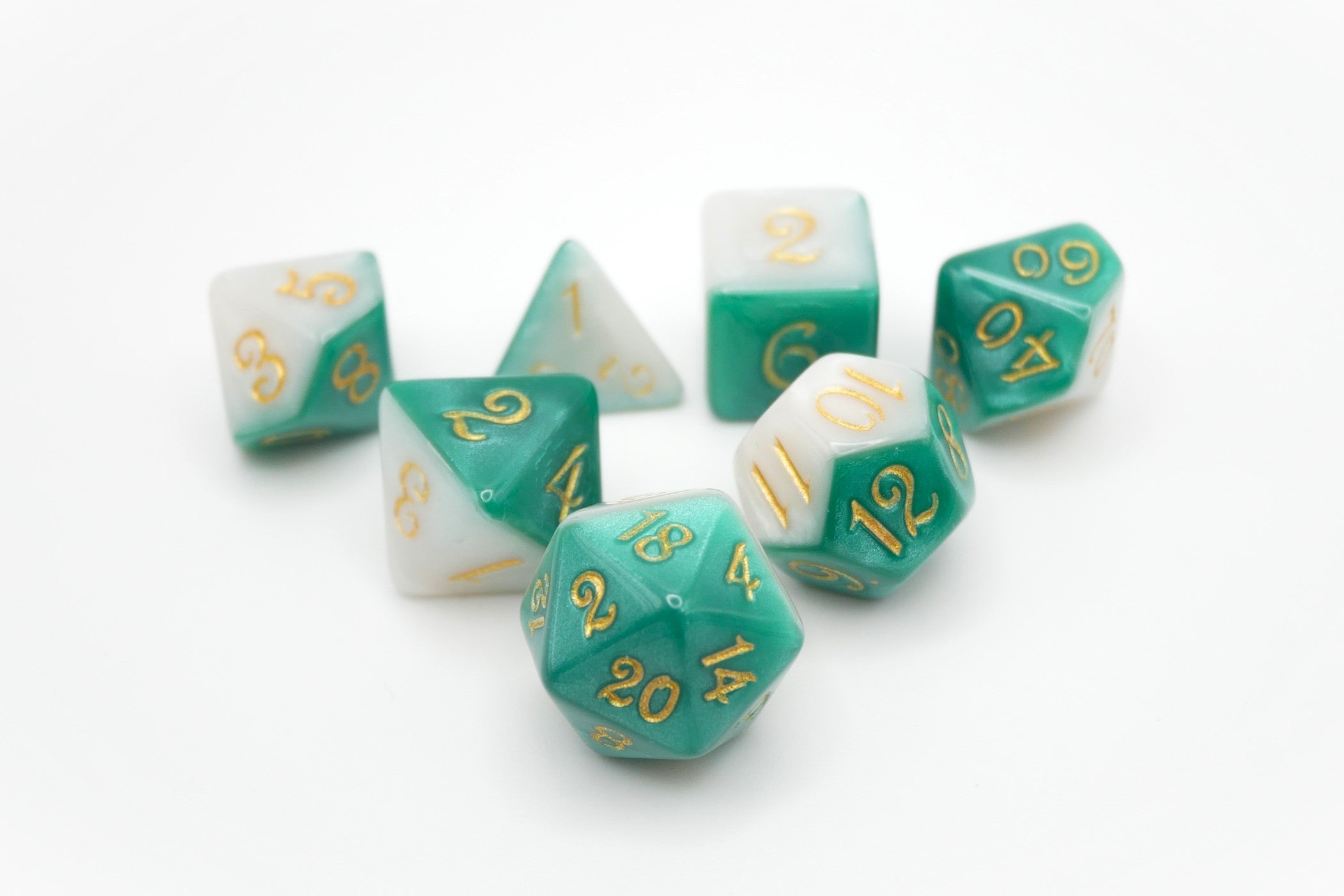 Two-Faced Iguana - 7 Piece DnD Dice Set | Acrylic RPG Gaming Dice Main image