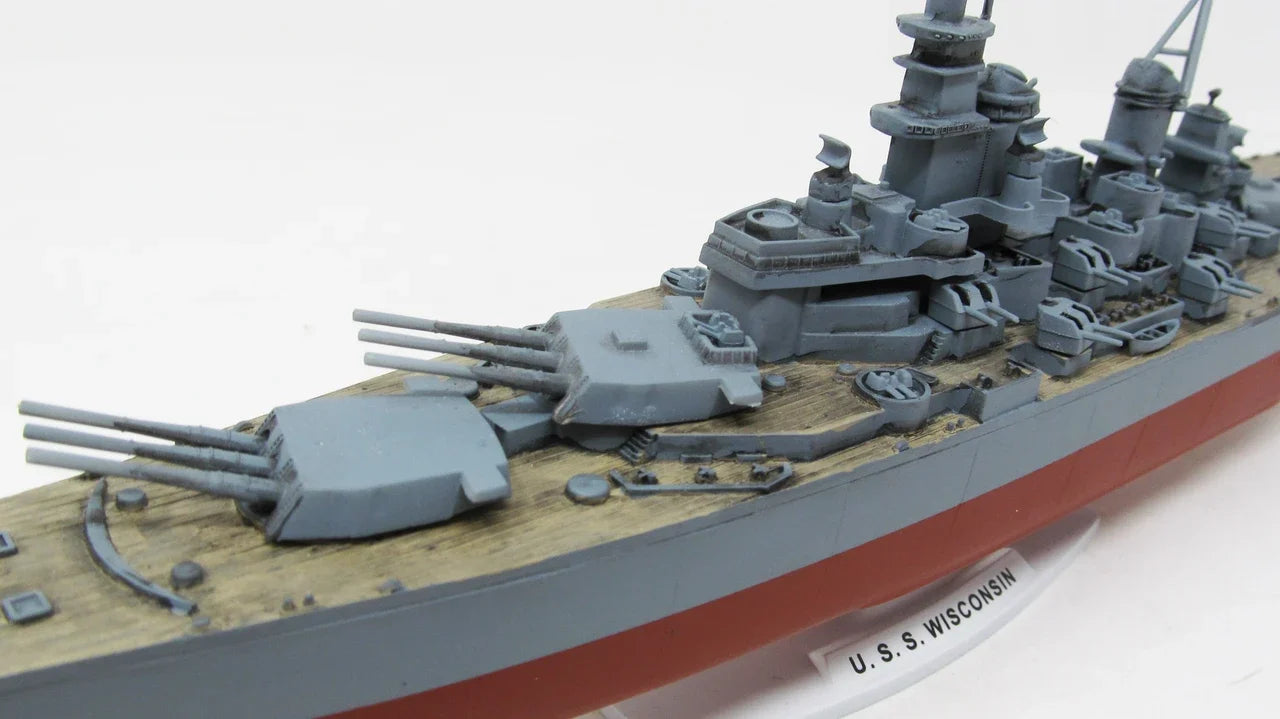 1:665 USS Wisconsin (BB-64) Iowa-Class Battleship 16 Inch Plastic Model Kit