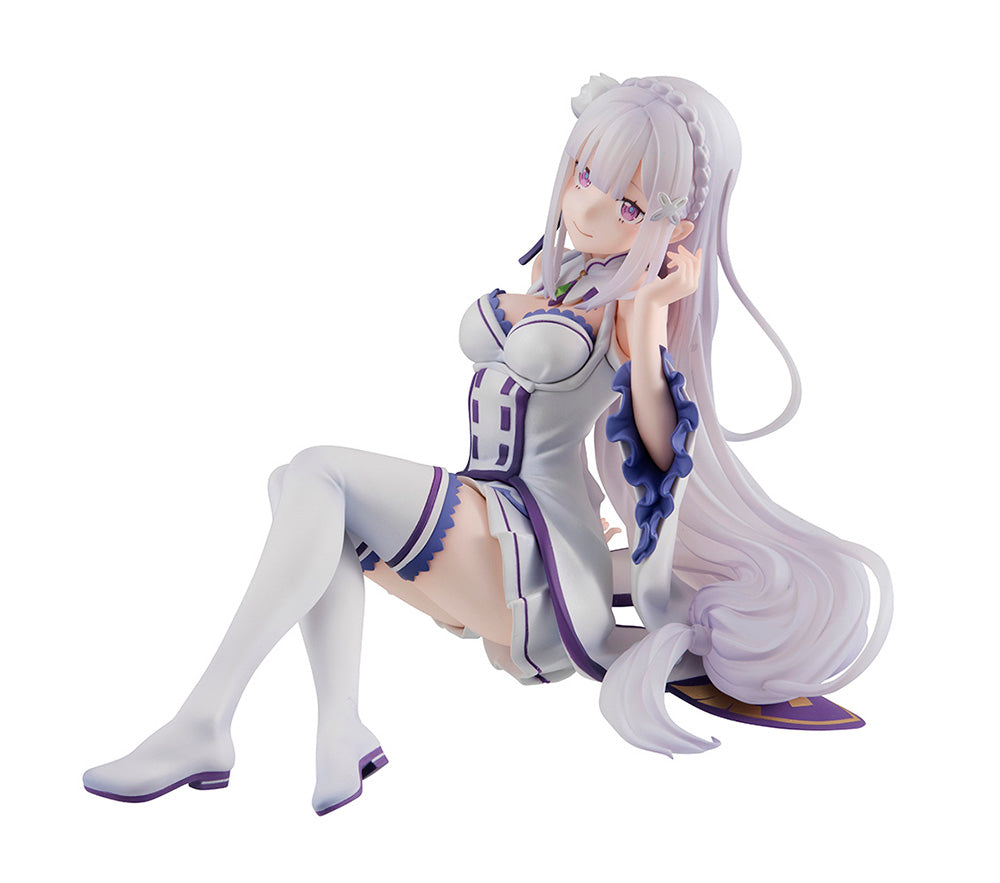 Re:ZERO - Emilia Melty Princess Palm Size Figure Main image
