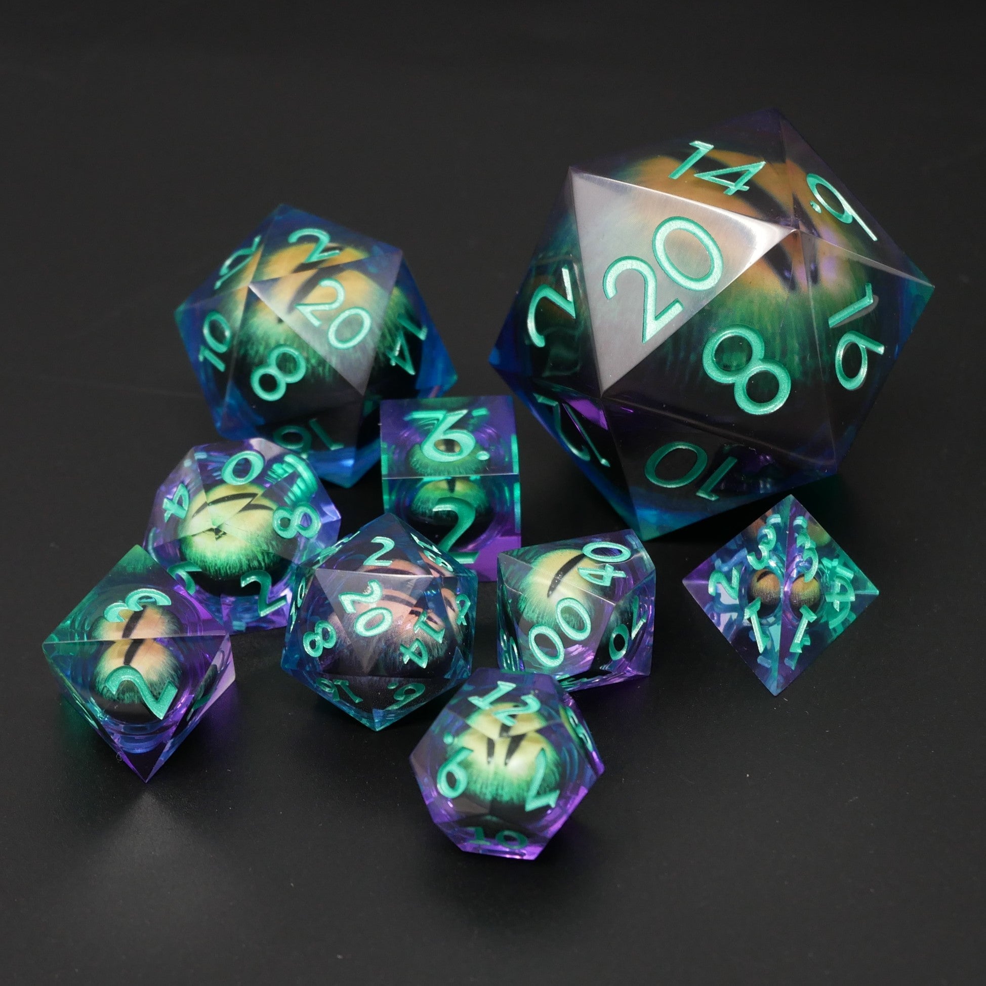 Remorhaz's Eye |  7 Piece Moving Eye DnD Dice Set | Acrylic RPG Gaming Dice - Collectors World Toys