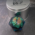 Remorhaz's Eye | Giant D20 Moving Eye DnD Dice | Acrylic RPG Gaming Dice - Collectors World Toys
