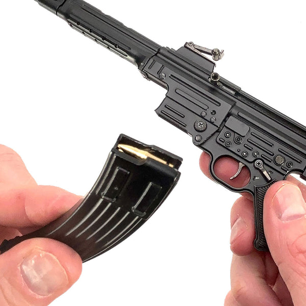 Miniature WW2 STG44 model Black