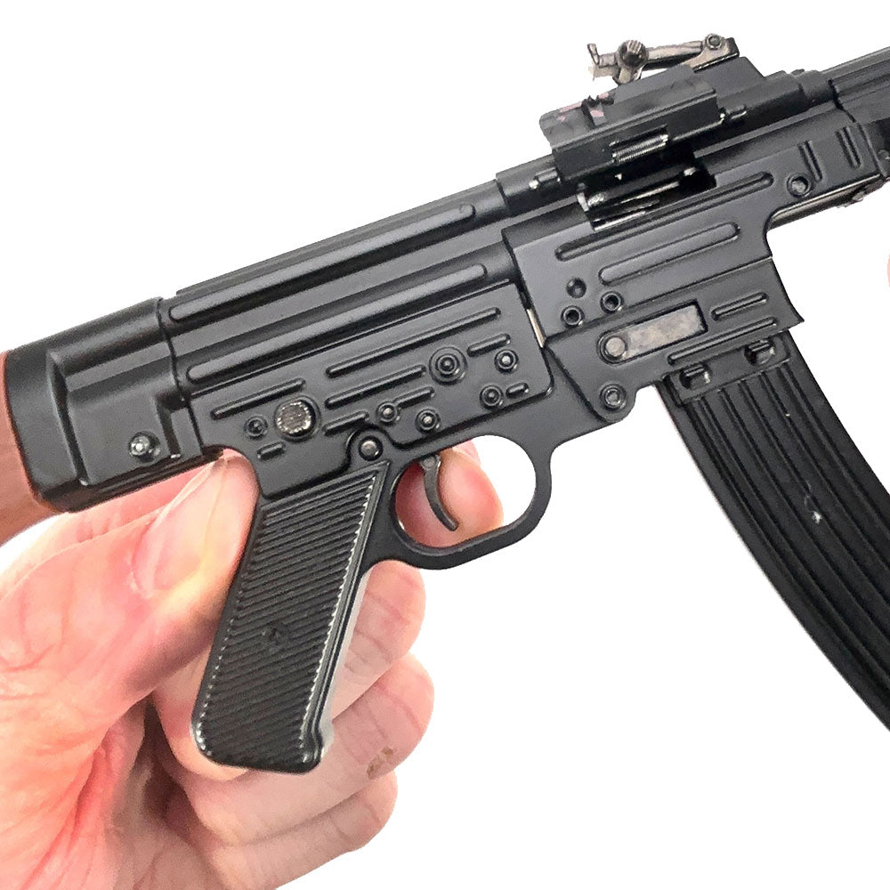 Miniature WW2 STG44 model Black
