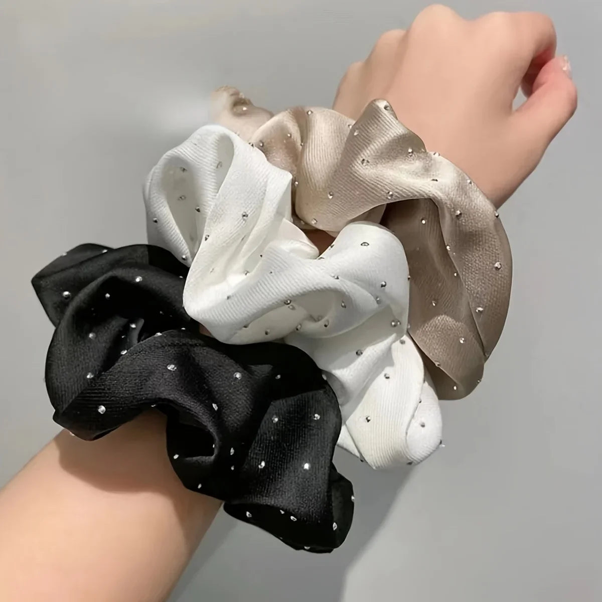 1/3PCS Satin Scrunchies with Rhinestones – Soft & Comfortable Hair Ties for Ponytails and Stylish Hair Accessories