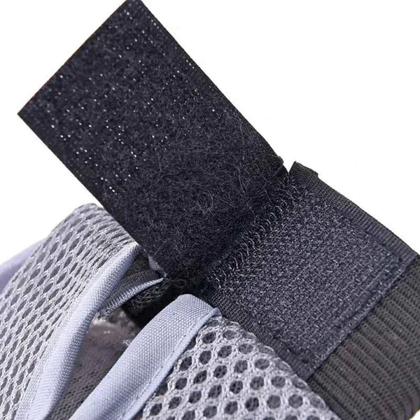Pet Grooming Glove – Hair Removal & Bathing Brush for Dogs & Cats