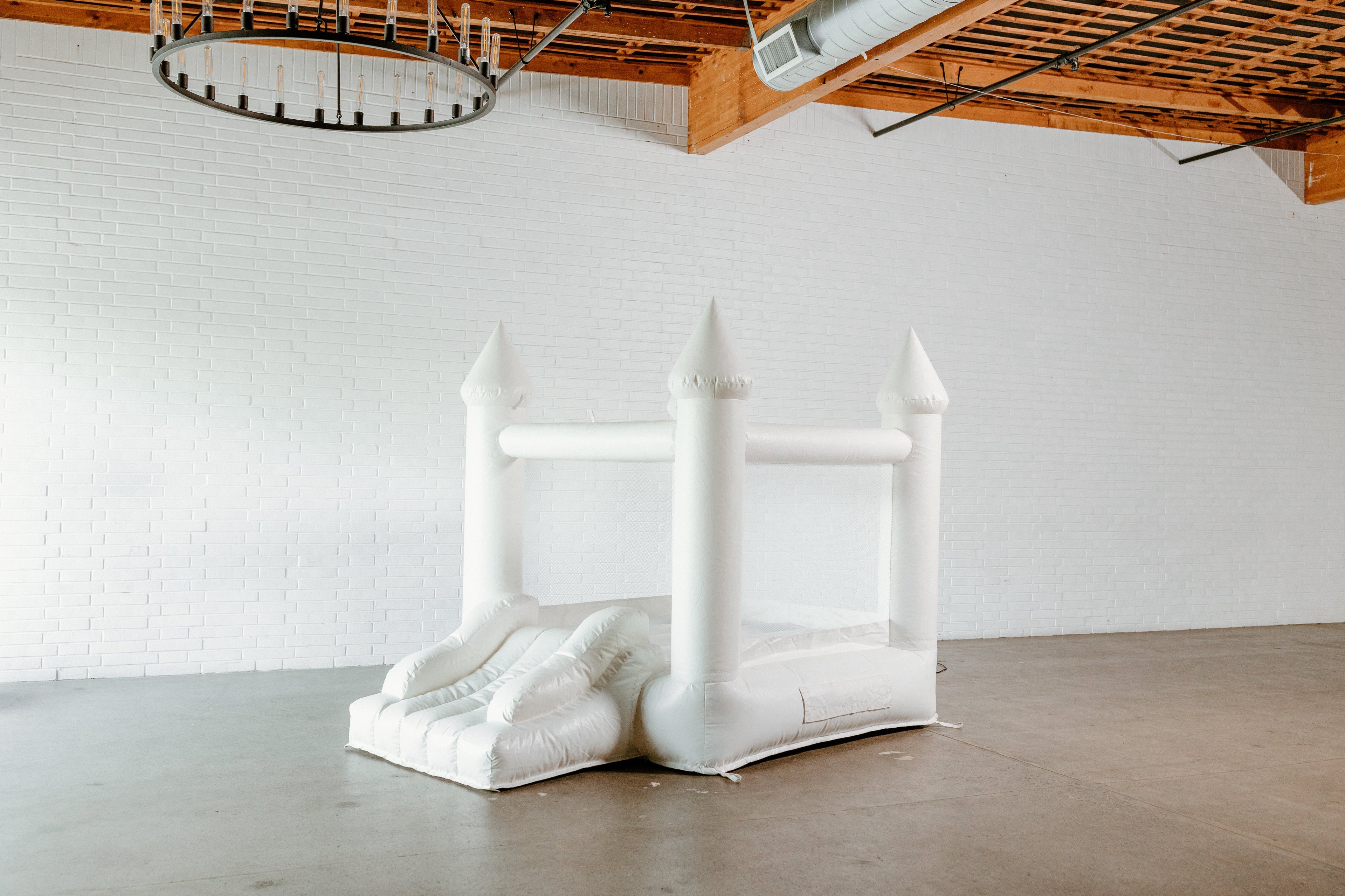 Mini Ava - White Bounce House with Cone Tops - Collectors World Toys