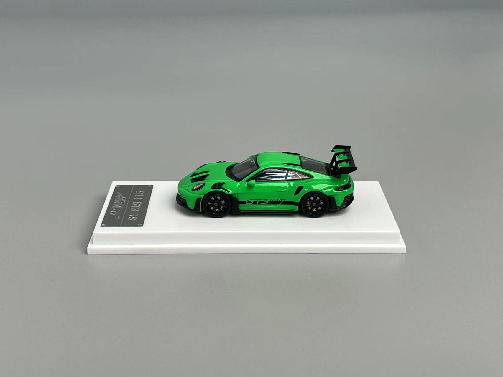 SOLO Porsche 911 992 GT3 RS Lizard Green 1:64 - Collectors World Toys