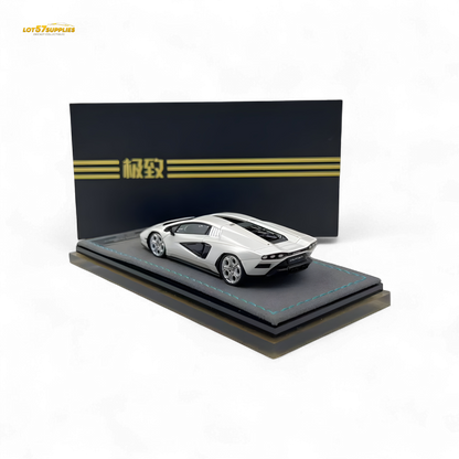 Extreme Club 1:64 Countach LPI800-4 - White - Resin 1:64