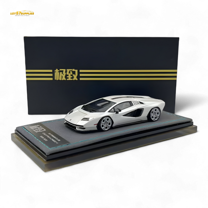 Extreme Club 1:64 Countach LPI800-4 - White - Resin 1:64