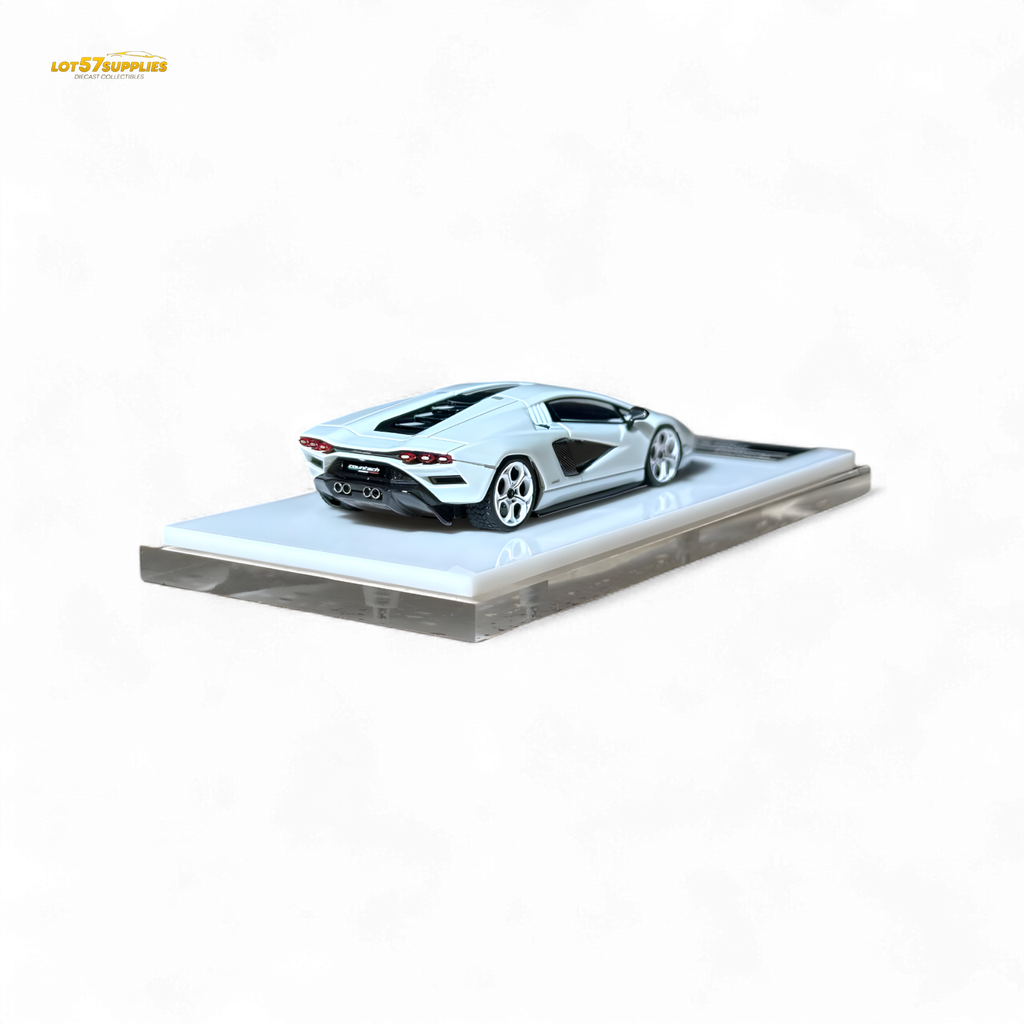 Fuelme Model NEO COUNTACH LPI 800-4 BIANCO SIDERALE 1:64 Resin