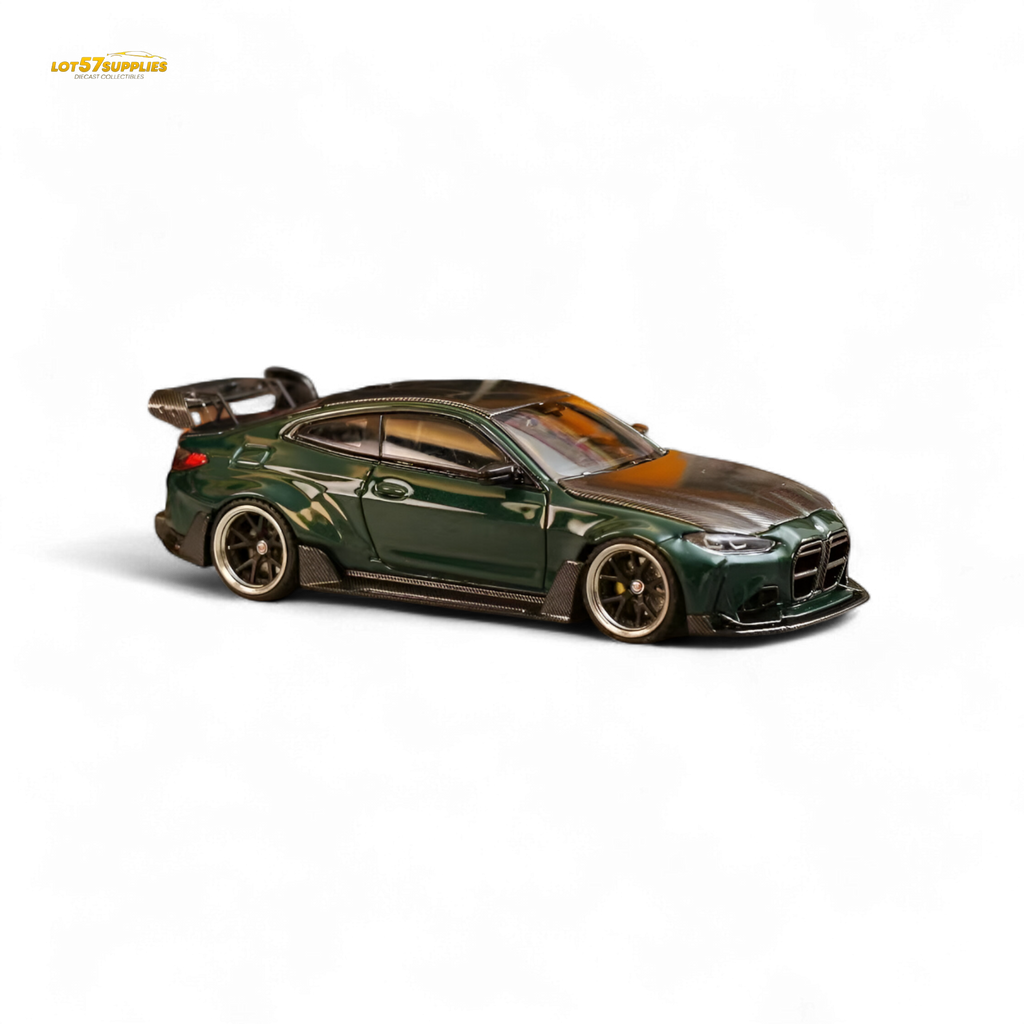Street Weapon BMW G82 M4 Wide-Body Modified - Cangling Green Carbon Cover Special Edition 1:64
