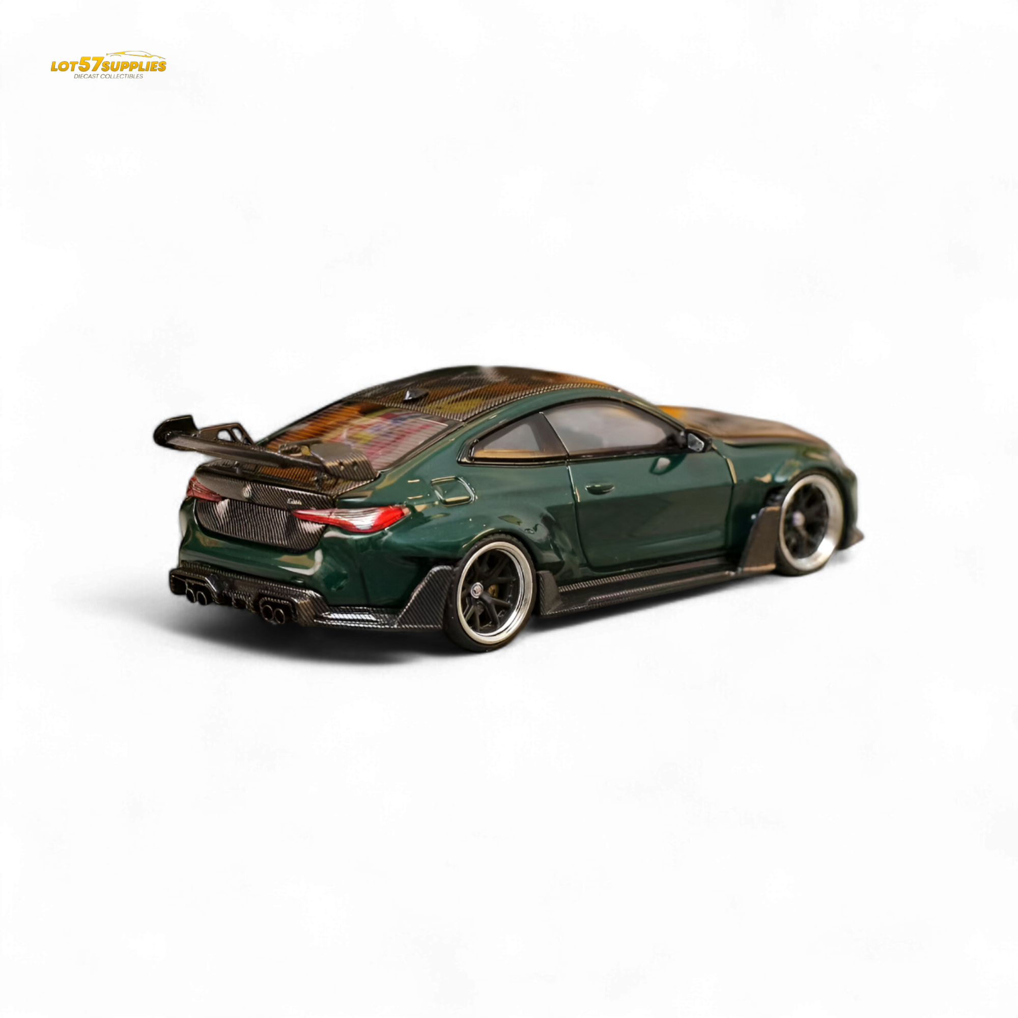 Street Weapon BMW G82 M4 Wide-Body Modified - Cangling Green Carbon Cover Special Edition 1:64