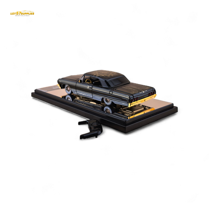 Fine Works64 Impala Lowrider - Black Gold Livery Ordinary 1:64