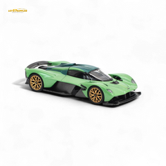 (Pre-Order) poprace ASTON MARTIN VALKYRIE - IRIDESCENT EMERALD 1/64 - Collectors World Toys