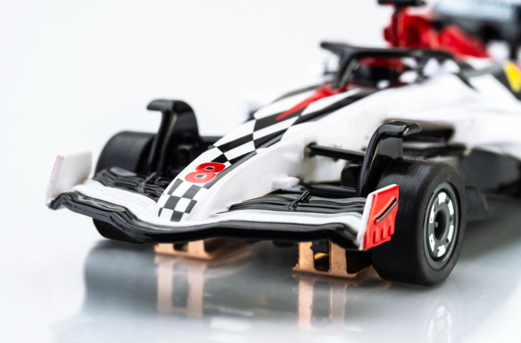 Goliath Raceway HO Slot Car Set