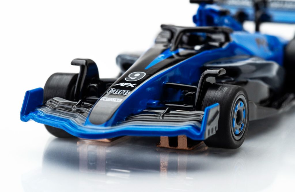 Goliath Raceway HO Slot Car Set