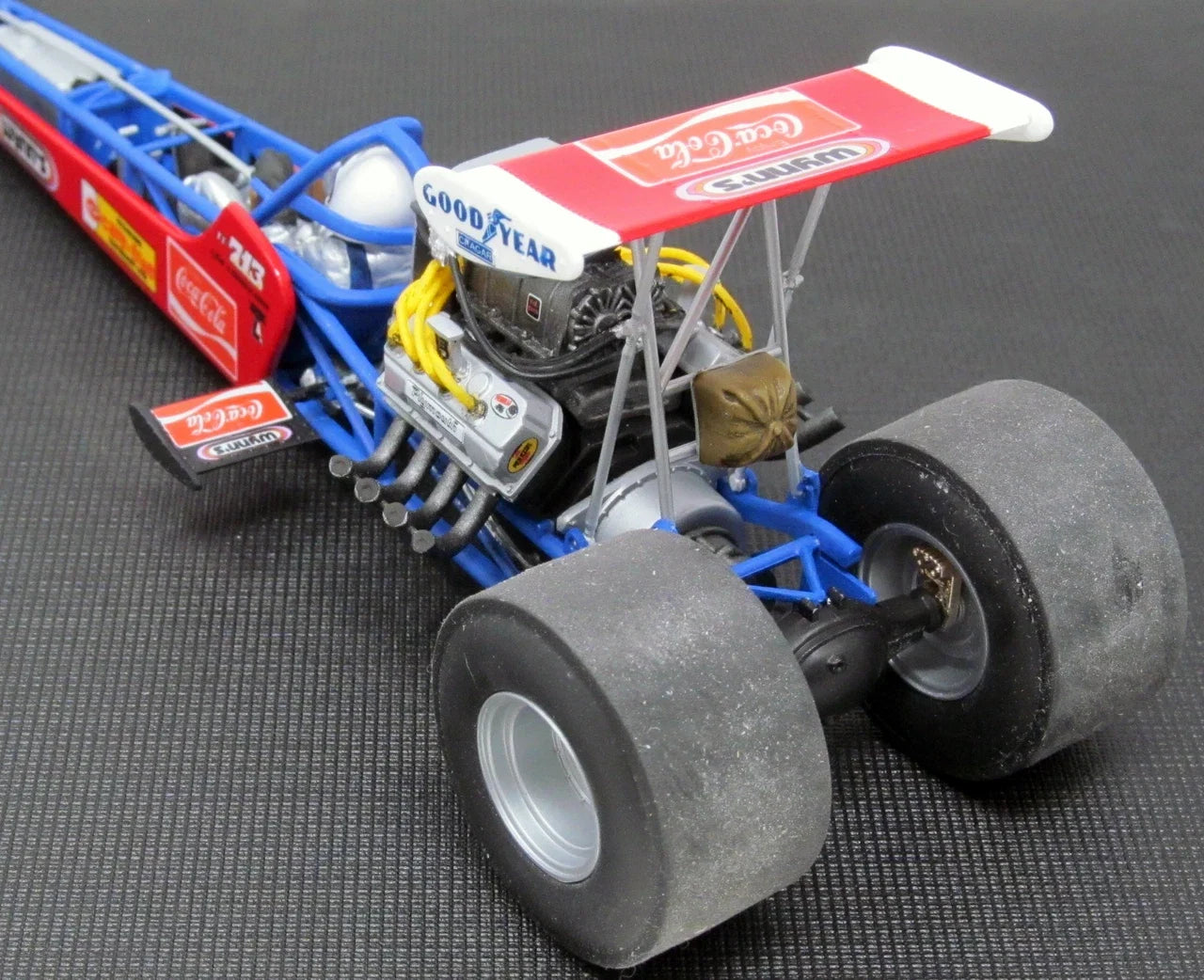 1:24 Tom "Mongoose" McEwen's Rear Engine Dragster with Christmas Tree Starting Light Plastic Model Kit
