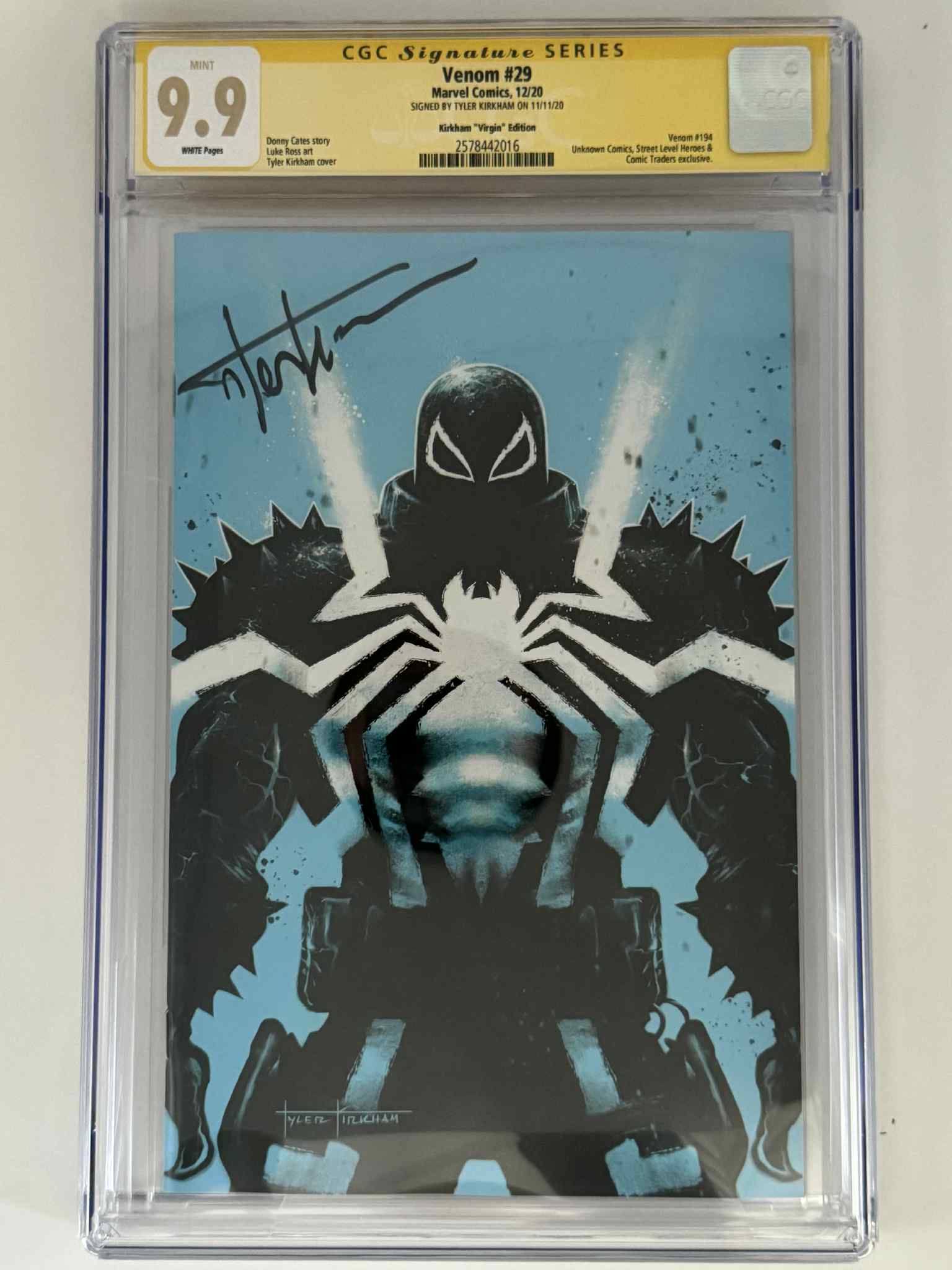 [Signed by Tyler Kirkham] Venom #29 CGC 9.9 Yellow Label Tyler Kirkham Exclusive Virgin Var Main image