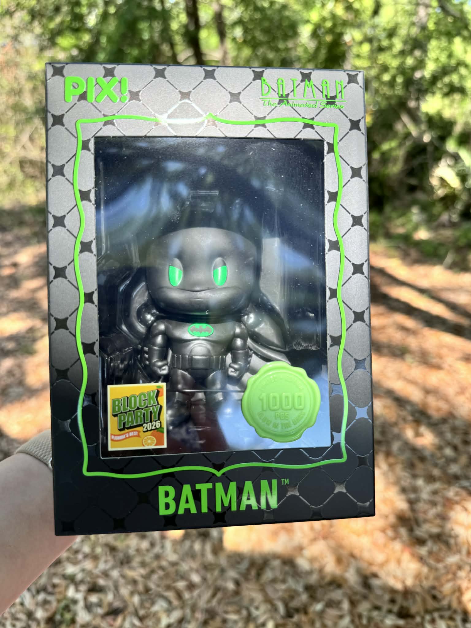 [Thrilljoy] [MEGACON Block Party] Batman TAS Black Suit Batman (Glow) HERO LE1000 PIX Vinyl Figure with Protector Main image