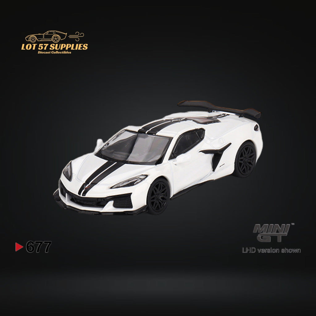 Mini-GT Chevrolet Corvette Z06 2023 Arctic White #677 1:64 MGT00677 - Collectors World Toys