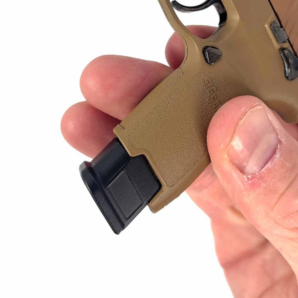 Extended magazine for mini Sig Sauer M17 model in black