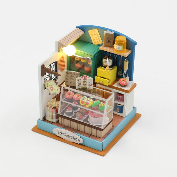 Lucky Sweet Room with dust cover