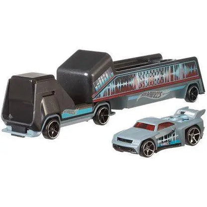 Hot Wheels Super Hauling Rig and Car - Select Figure(s) Park 'N Play