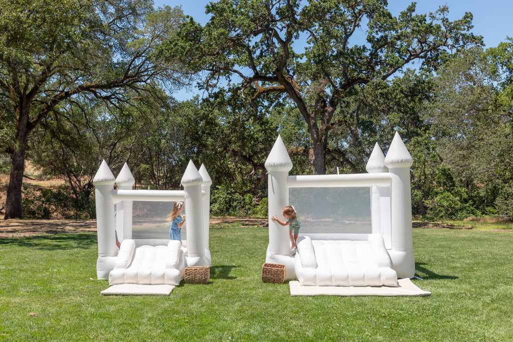 Mini Ava - White Bounce House with Cone Tops - Collectors World Toys