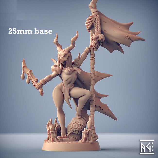 Ishtara the Plague Queen (Female Human Shaman) - Hover Image