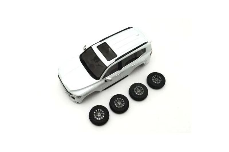 Kyosho - MX-01 Toyota LAND CRUISER 300 Precious White Pearl
