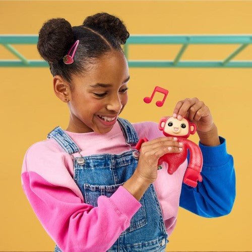 Little Live Pets Hug N' Hang Zoogooz - Select Figure(s) Main image
