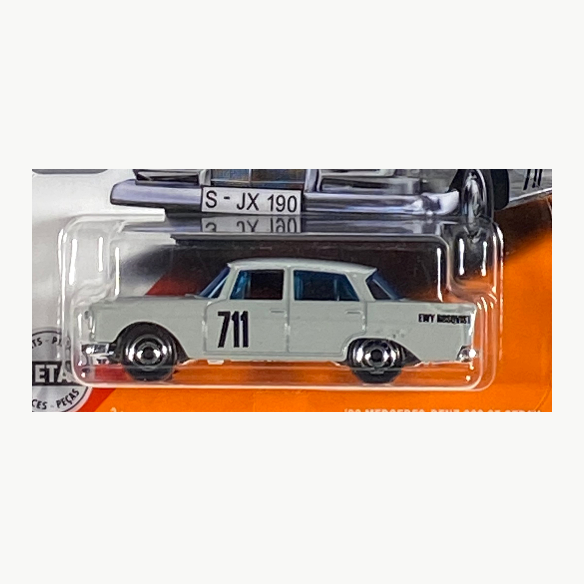 Matchbox '62 Mercedes-Benz 220 SE | Matchbox Series 100/100 Secondary image