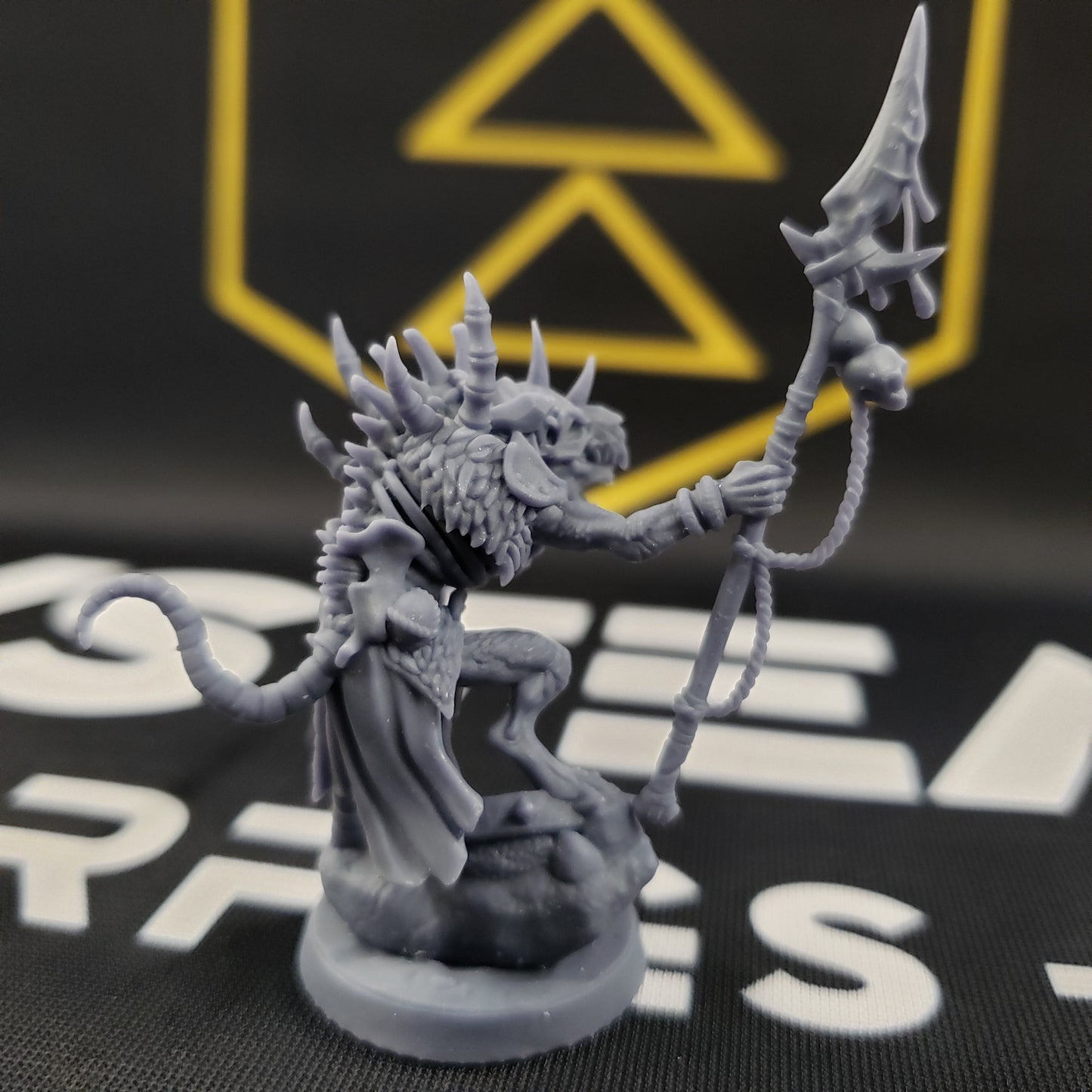 Bonekrat Carrionbearer (Male Ratkin Warlord)