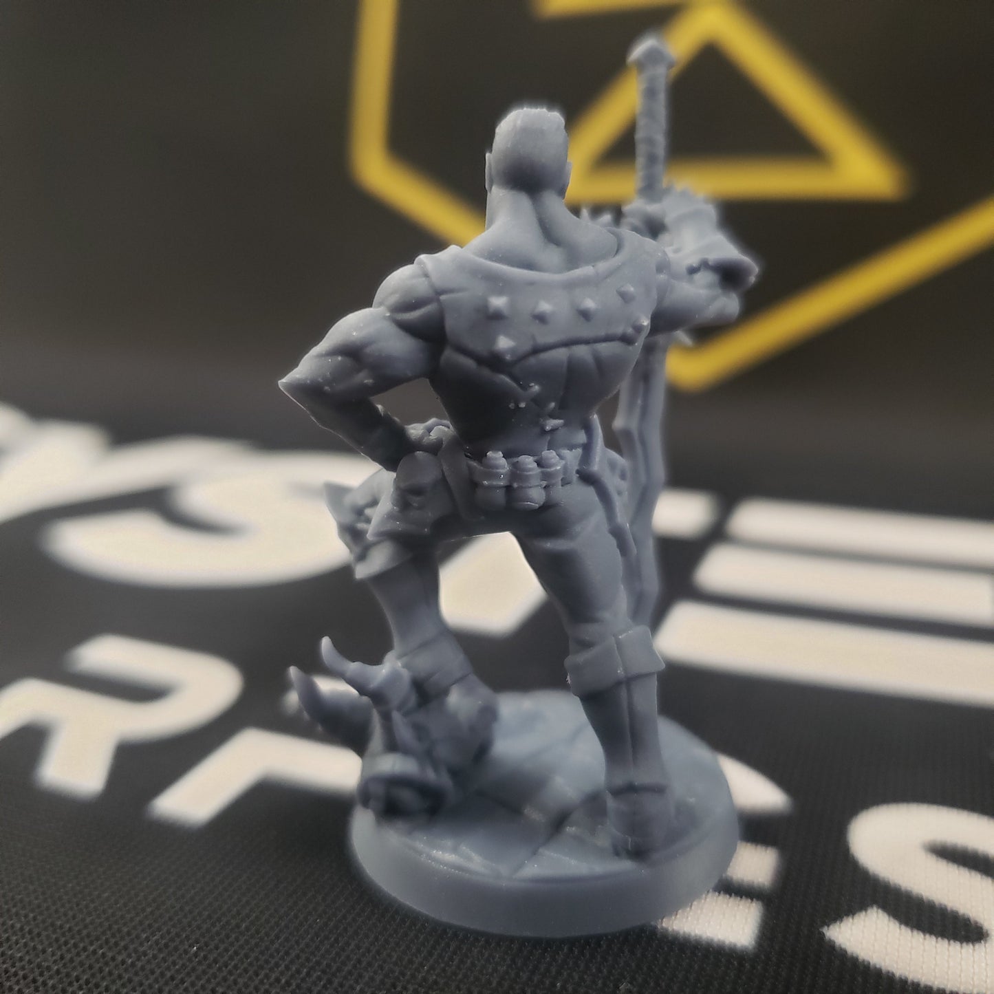 Tino Kobold-Bane (Male Human Barbarian)