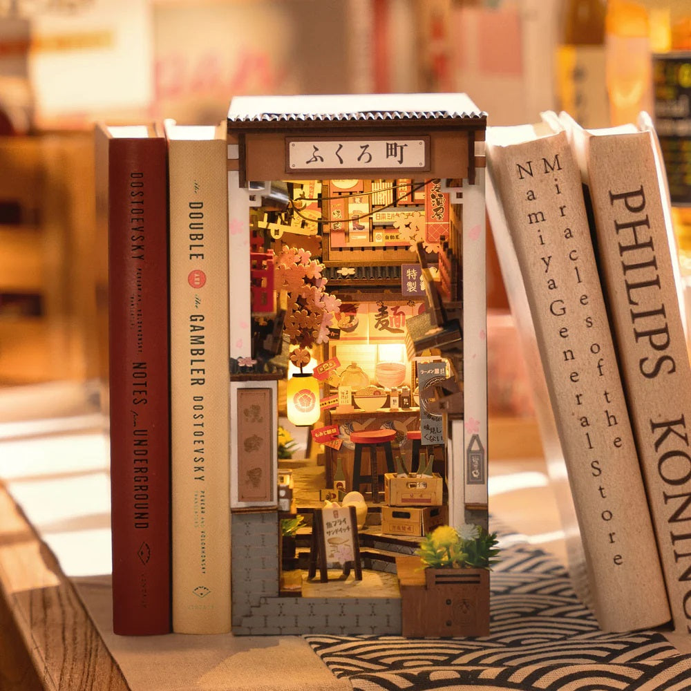 Rolife - Sakura Wine Alley DIY Book Nook TGB11