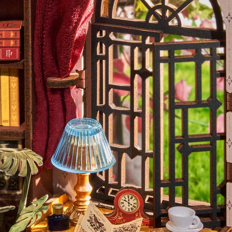 Rolife - Silent Corner Study DIY Book Nook Shelf Insert