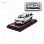 GOC Chevrolet Suburban 2015 - Silver 1:64 - Collectors World Toys