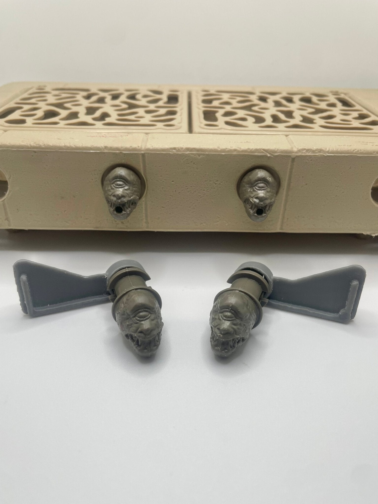 STAR WARS vintage 1983 JABBA THE HUTT Playset Gargoyle Hinges Repro Part Kenner - Collectors World Toys