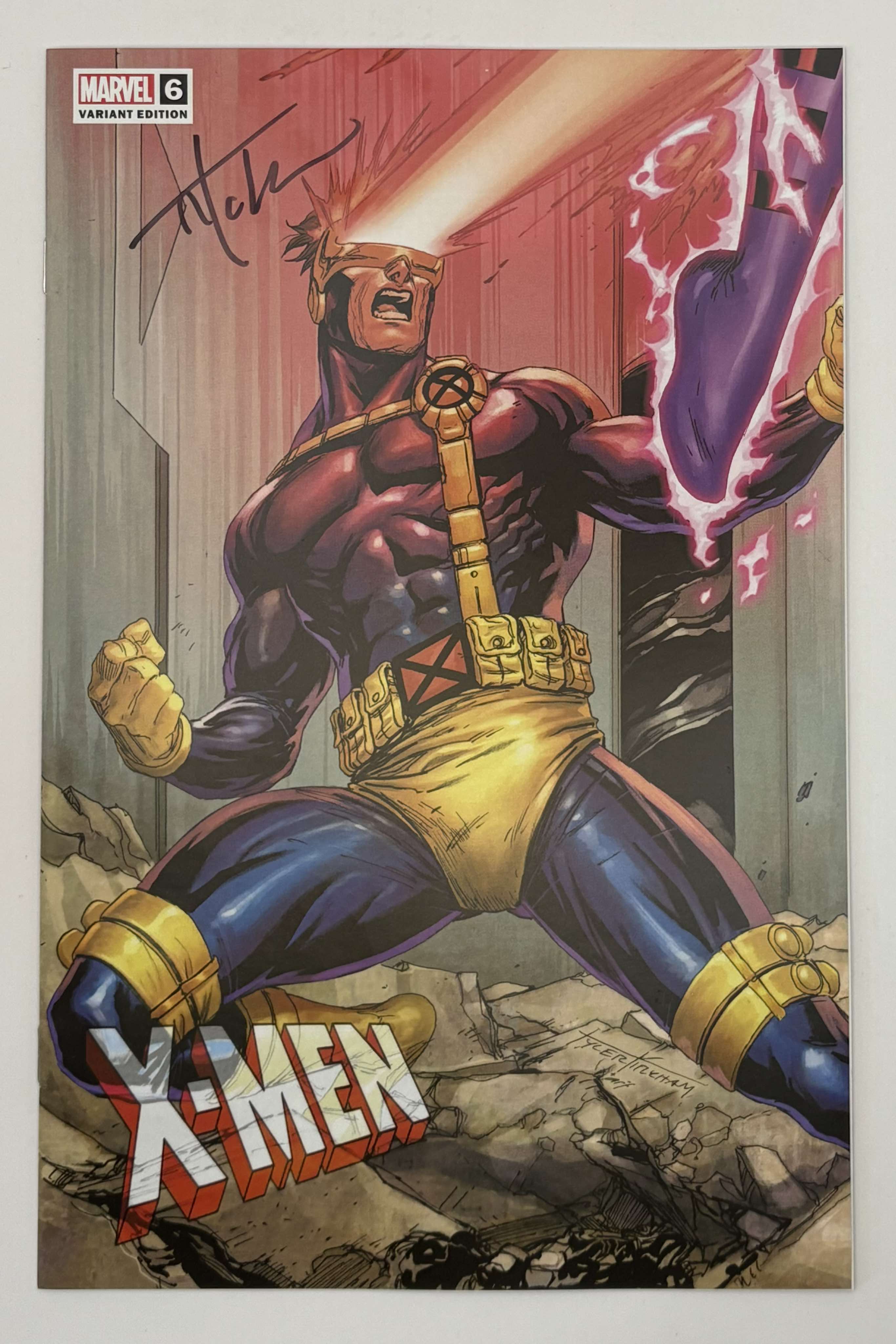 [Signed by Tyler Kirkham] X-MEN #6 Tyler Kirkham Unknown Connecting Cover Excl Var - Collectors World Toys Main image