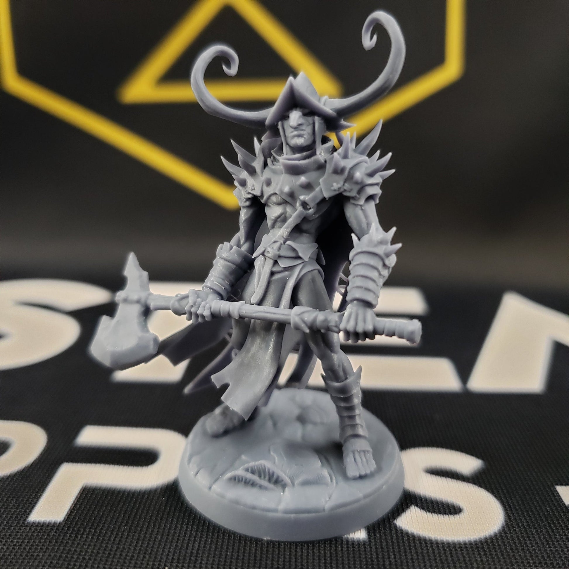 Warchief Girroz, the High (Male Hobgoblin Warlord)